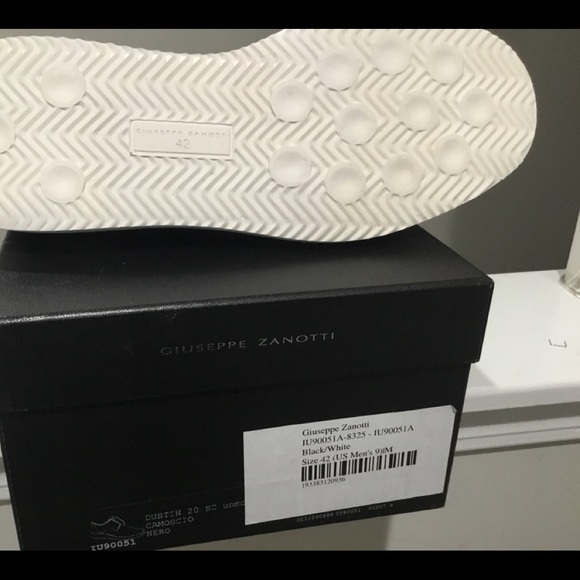 100% Real Giuseppe Zanotti Zipper Suede. - Picture 3 of 9